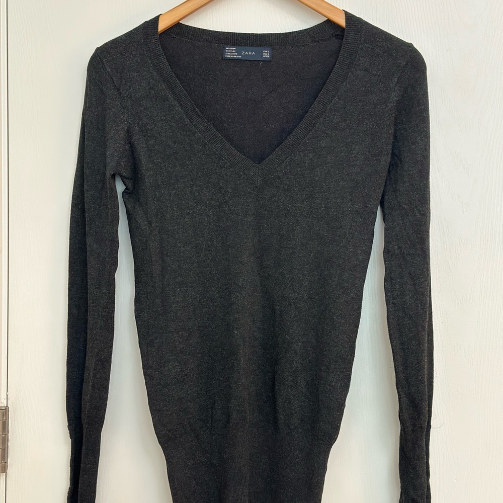 Zara Gray V-Neck Sweater Classic Knit Long Sleeve